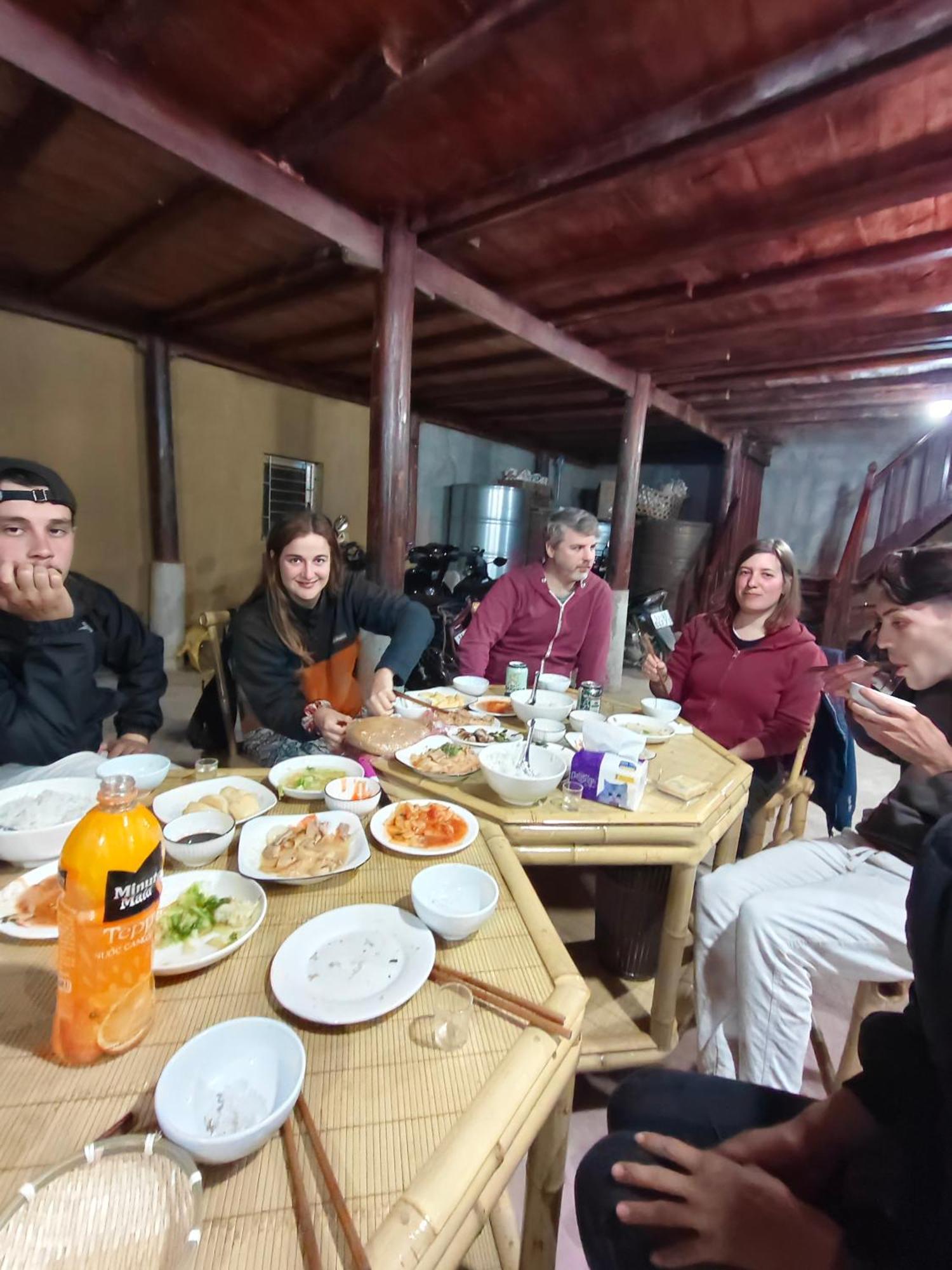 Nung An Homestay Quang Uyen Экстерьер фото